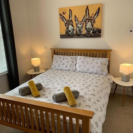 No 7 Quiet, Two Bedroom Ground Floor Flat In Tornagrain Great For Early Airport Departures Or Late Flights Dalcross Eksteriør billede