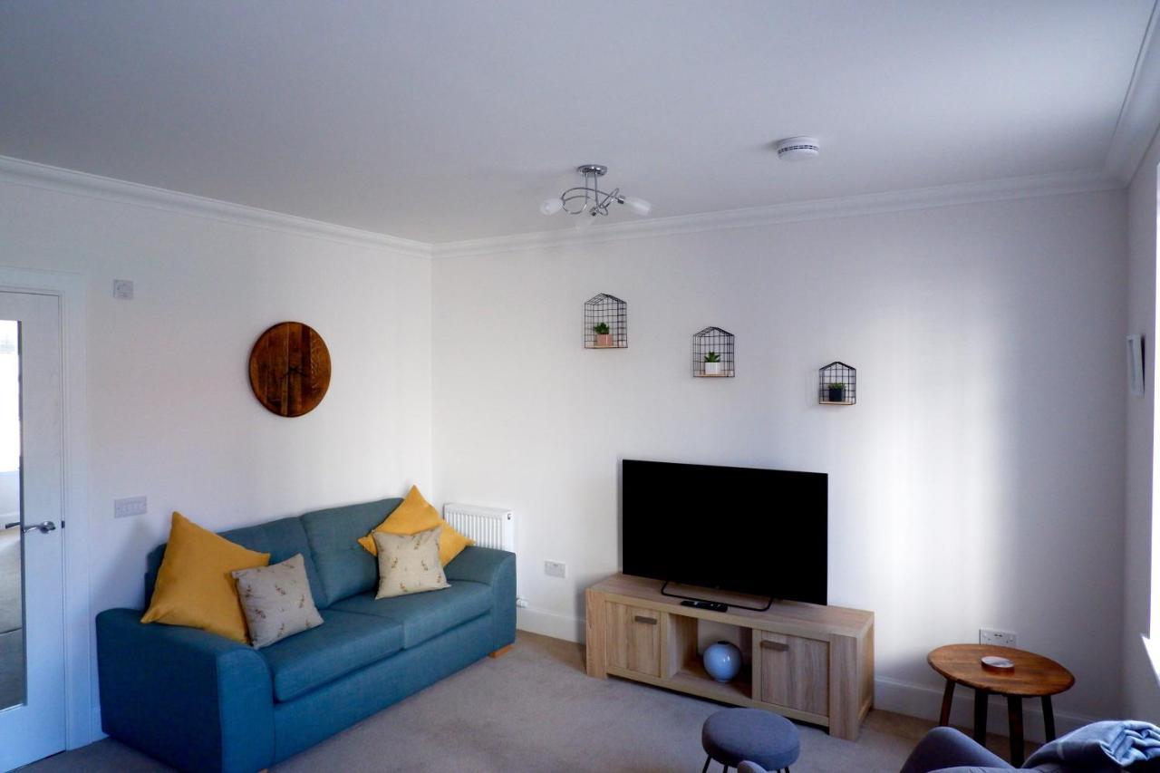 No 7 Quiet, Two Bedroom Ground Floor Flat In Tornagrain Great For Early Airport Departures Or Late Flights Dalcross Eksteriør billede