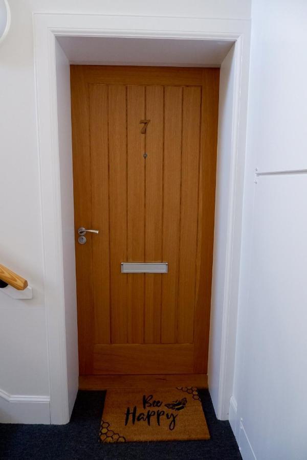 No 7 Quiet, Two Bedroom Ground Floor Flat In Tornagrain Great For Early Airport Departures Or Late Flights Dalcross Eksteriør billede
