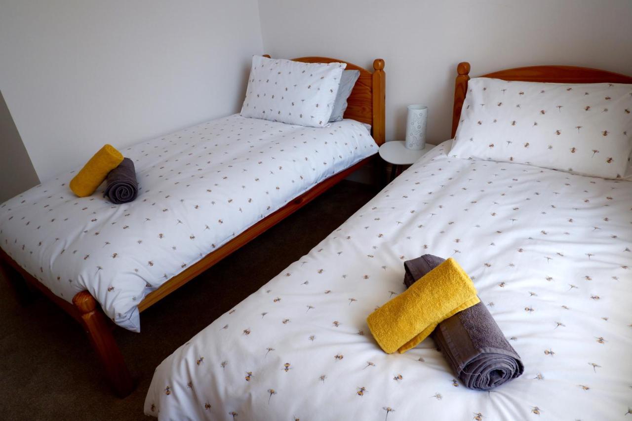 No 7 Quiet, Two Bedroom Ground Floor Flat In Tornagrain Great For Early Airport Departures Or Late Flights Dalcross Eksteriør billede