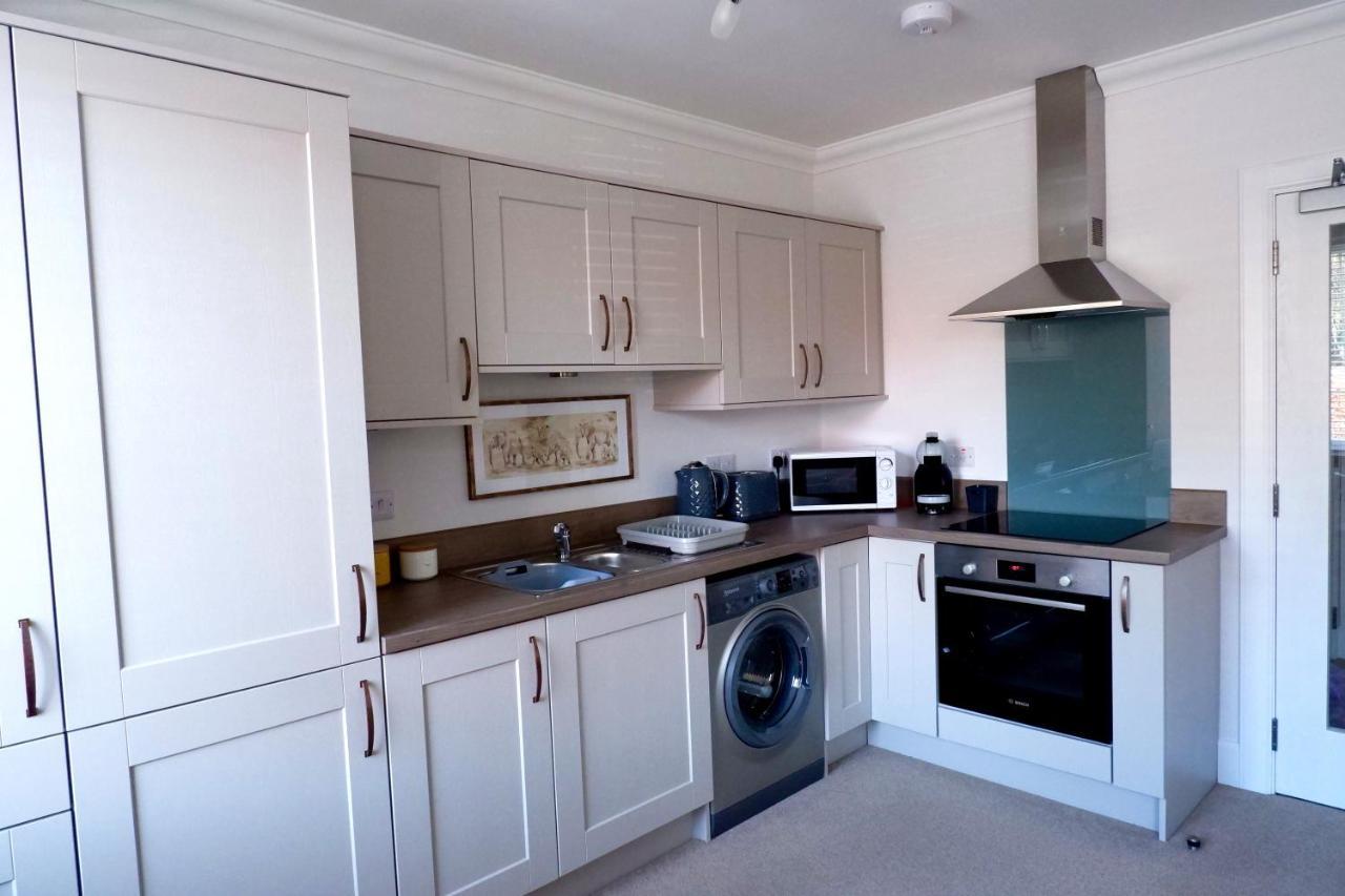 No 7 Quiet, Two Bedroom Ground Floor Flat In Tornagrain Great For Early Airport Departures Or Late Flights Dalcross Eksteriør billede